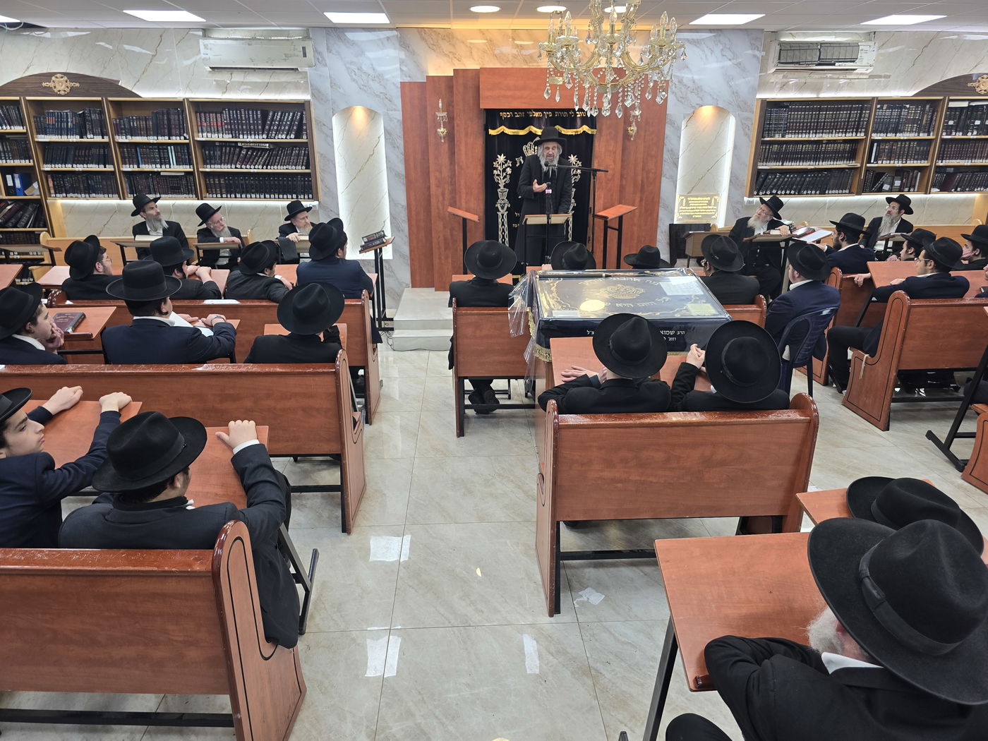 הגר"ד כהן בשיחה בישיבת 'זכרון מאיר'