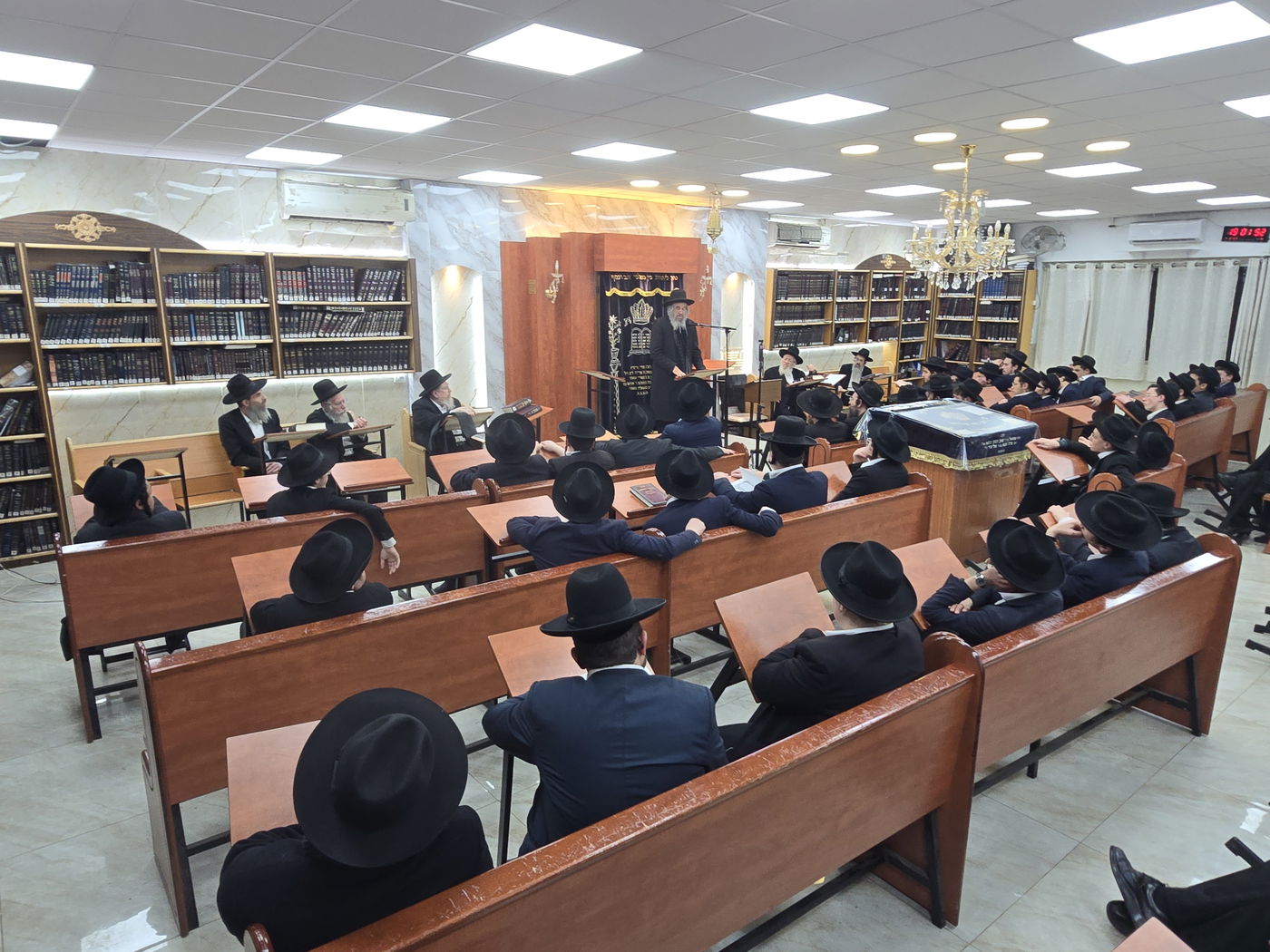 הגר"ד כהן בשיחה בישיבת 'זכרון מאיר'