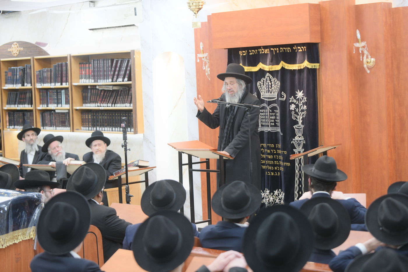 הגר"ד כהן בשיחה בישיבת 'זכרון מאיר'