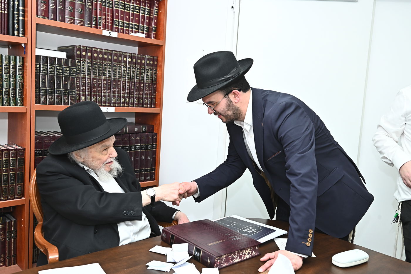 האברך דניאל פינטו בבתי גדולי ישראל