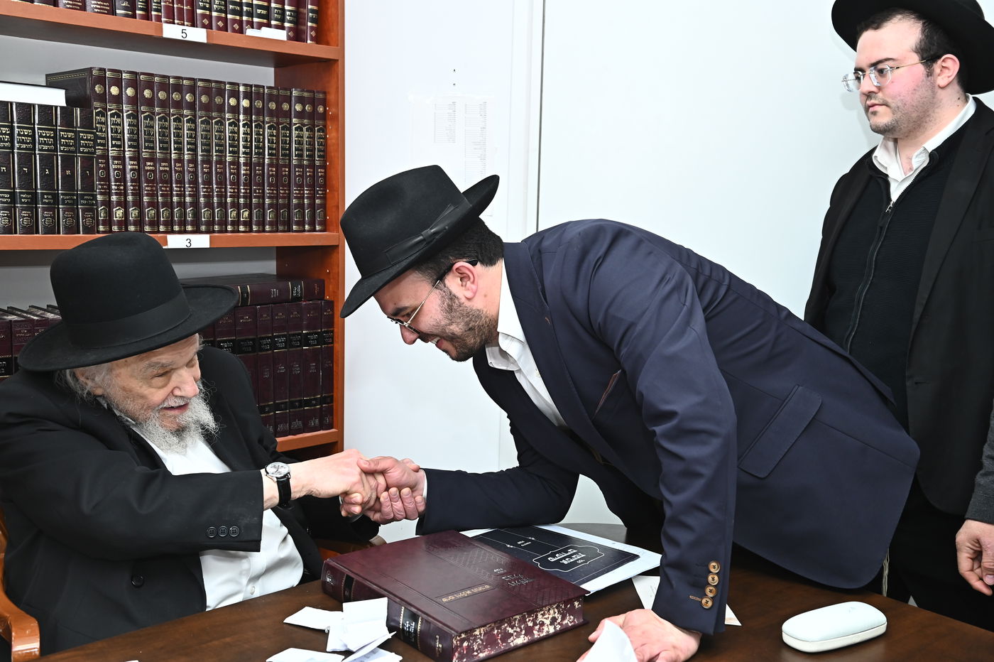 האברך דניאל פינטו בבתי גדולי ישראל