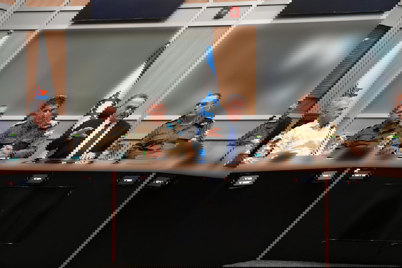 כמה זמן יימשך המבצע? הערכת המצב הראשונה של שר הביטחון בבור