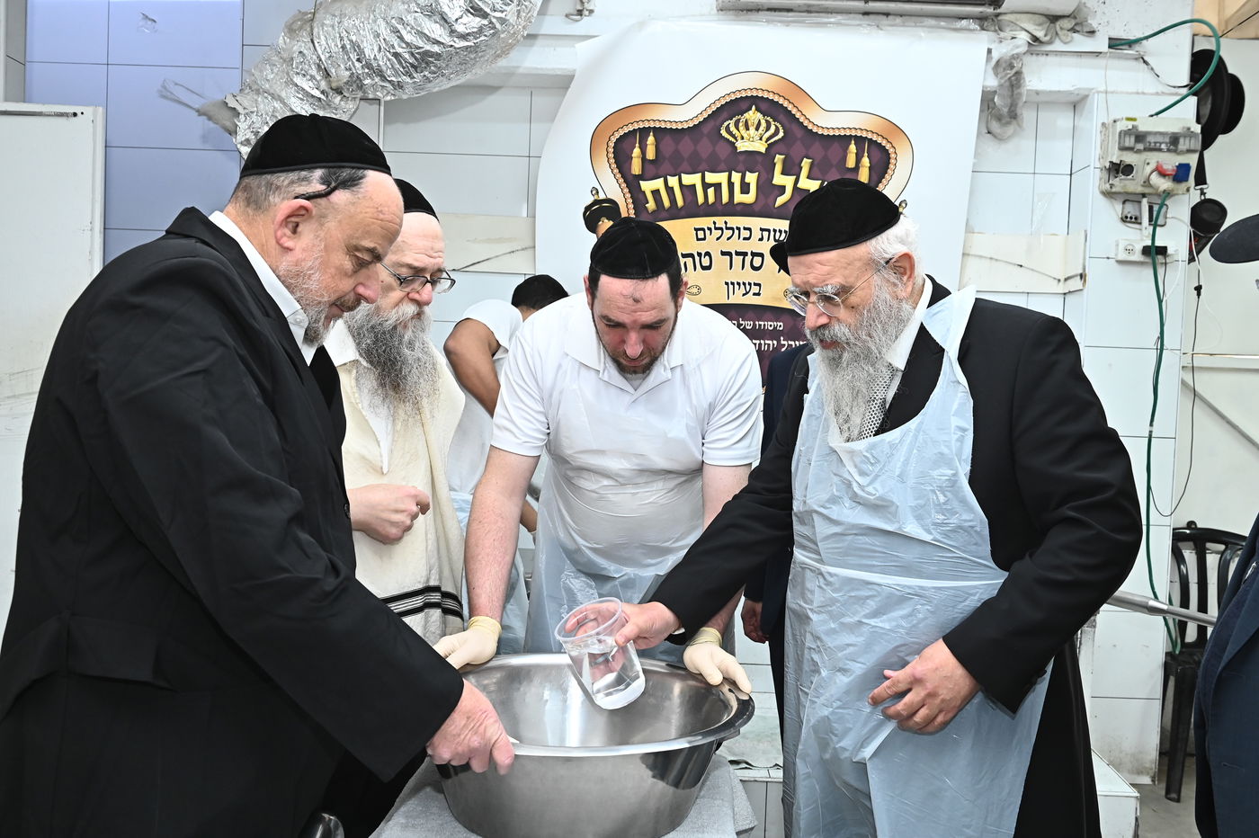 הגר"נ זכריהו באפיית מצות