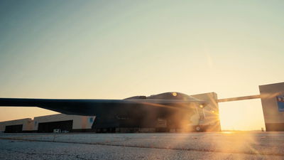 המפלצות של טראמפ בפעולה: צפו בתיעוד מיציאת ה-B2 למלחמה באיראן 