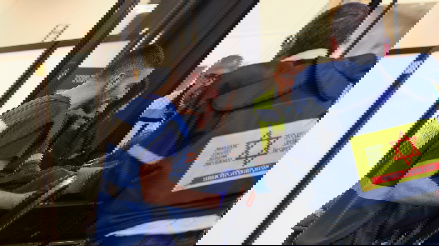 הגעתם של הפצועים מהזירה בתל אביב במהלך הלילה ל'איכילוב'