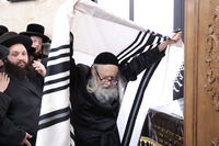 שמחת הברית בחצרות אמשינוב - קרעטשניף