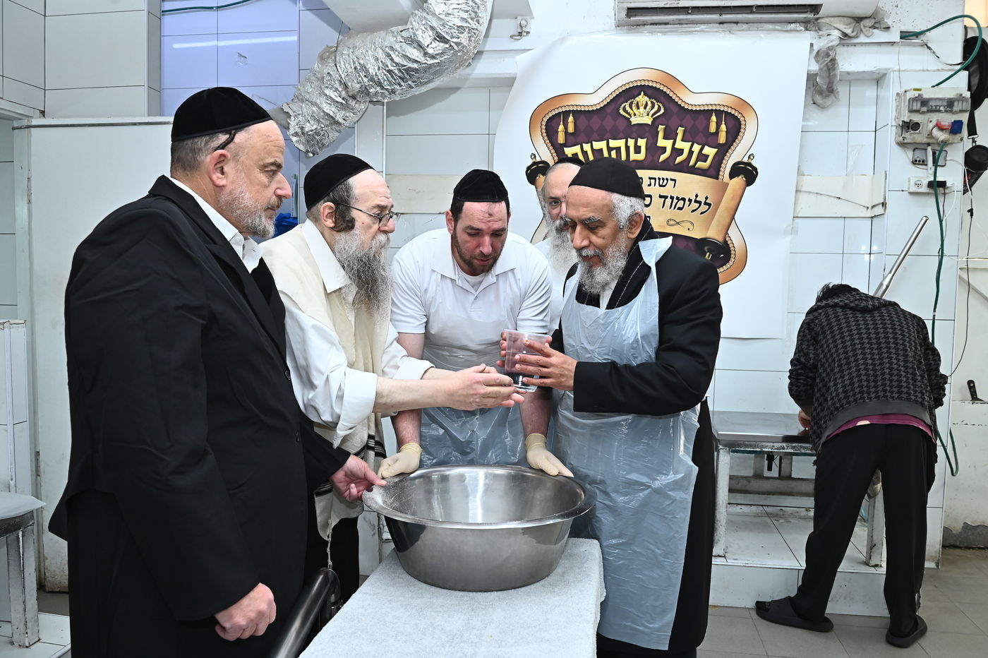 הגר"י רצאבי באפיית מצות