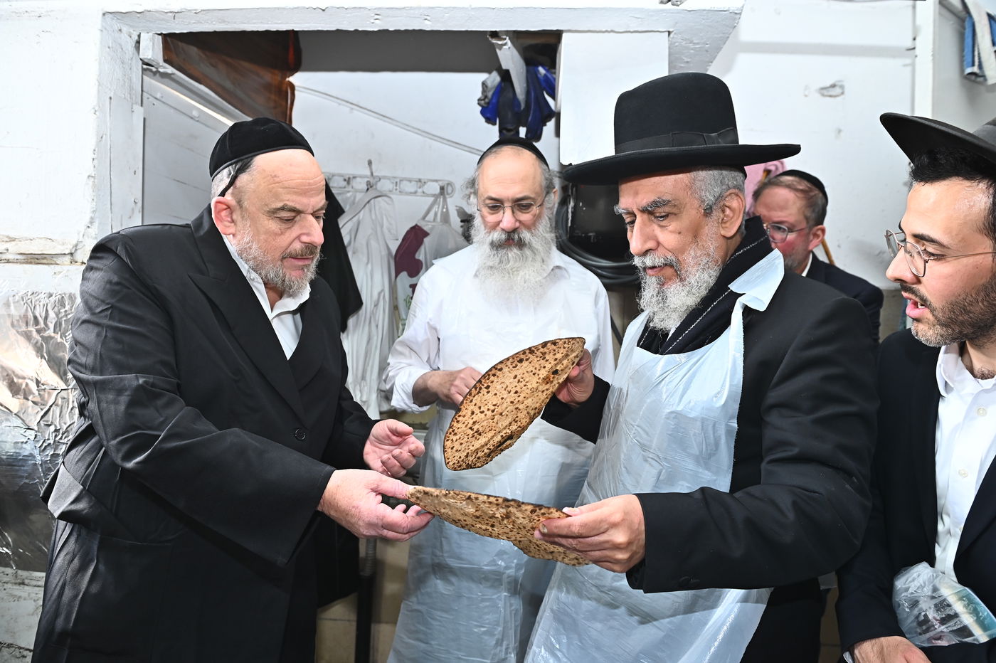 הגר"י רצאבי באפיית מצות