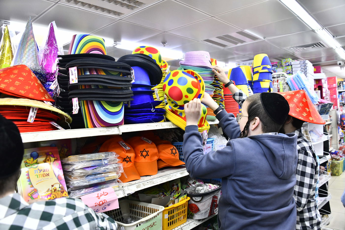 אווירת ערב פורים בבני ברק