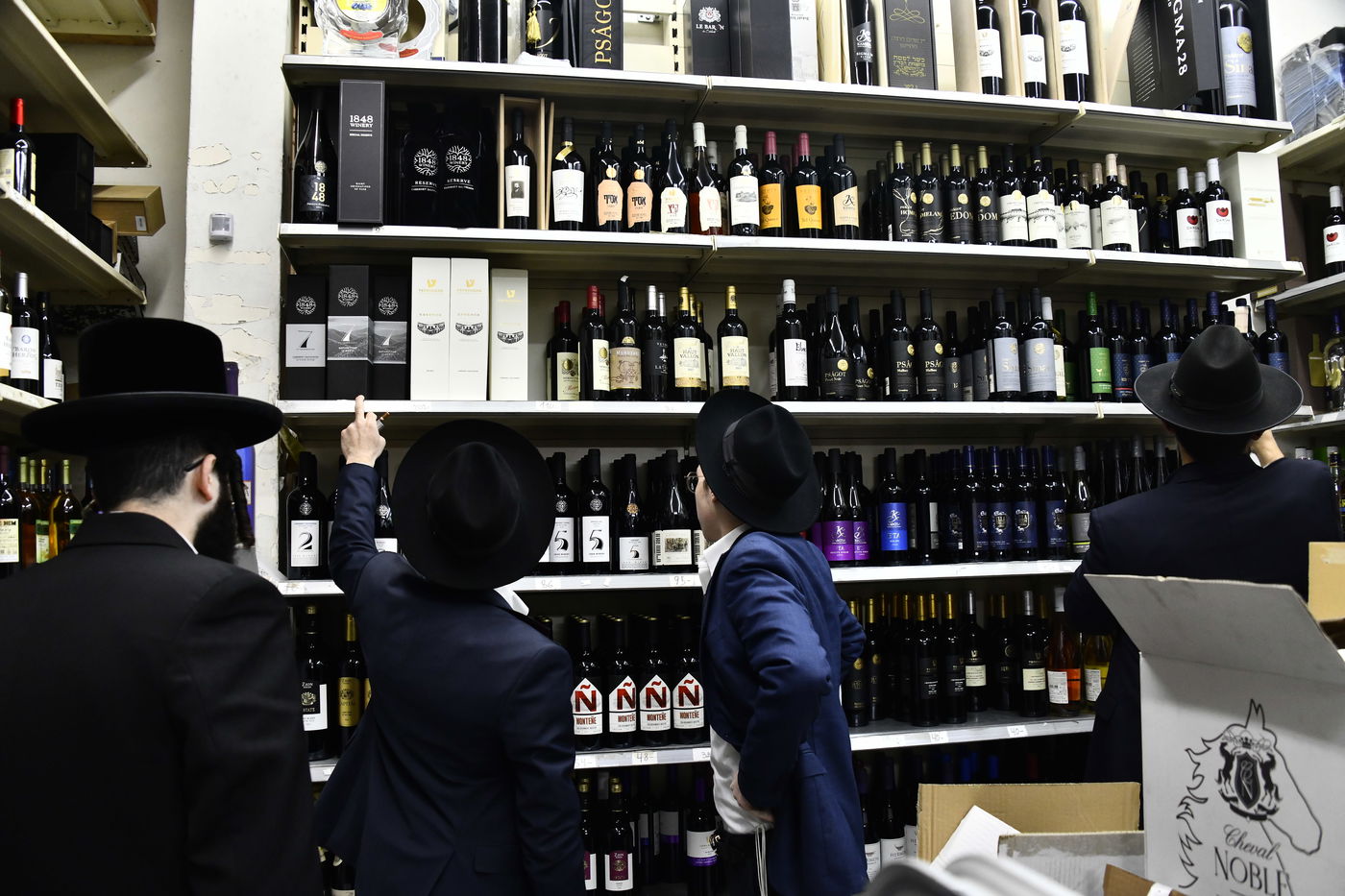 אווירת ערב פורים בבני ברק