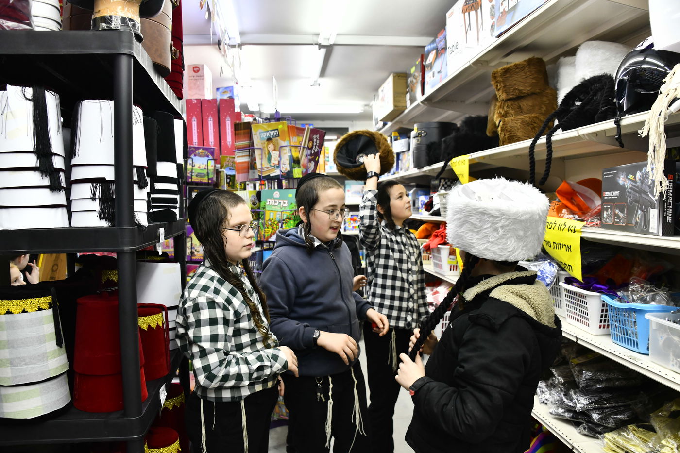 אווירת ערב פורים בבני ברק