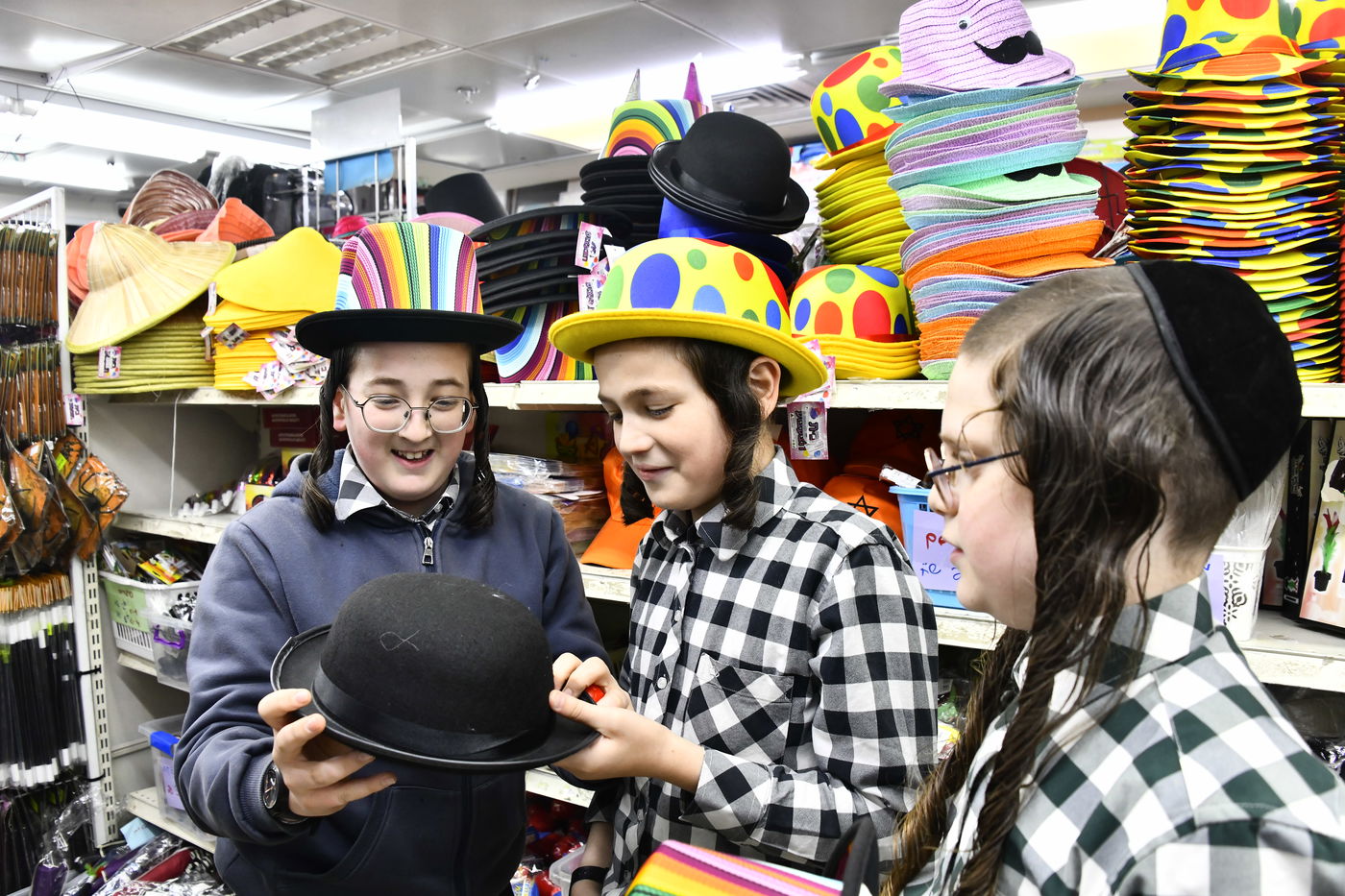 אווירת ערב פורים בבני ברק