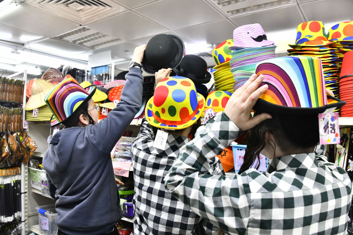 אווירת ערב פורים בבני ברק