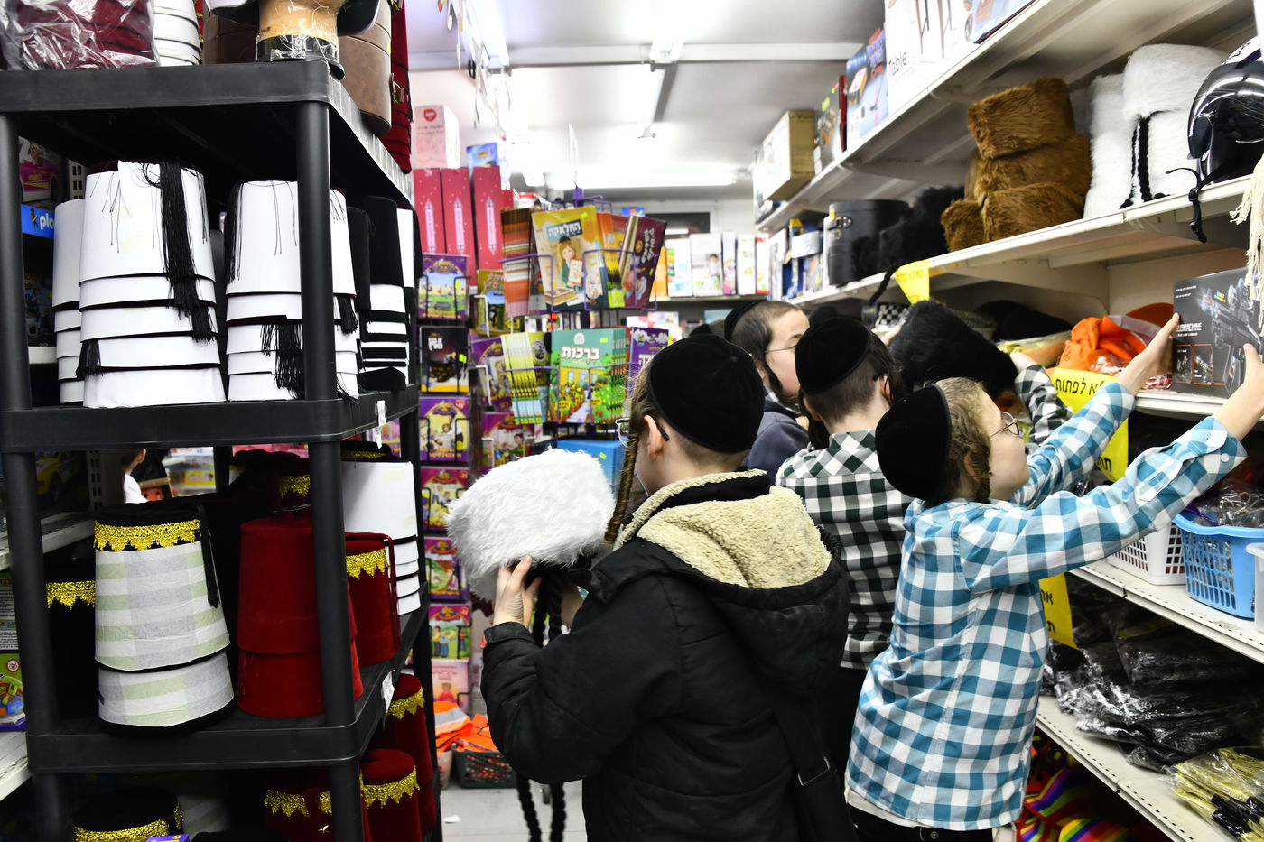 אווירת ערב פורים בבני ברק