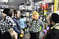 אווירת ערב פורים בבני ברק