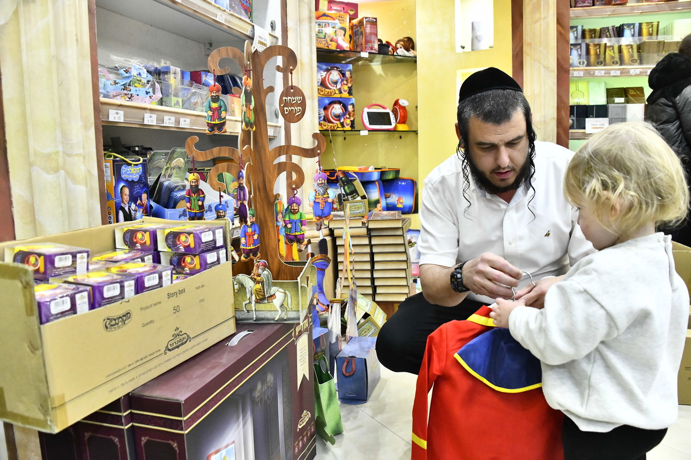 אווירת ערב פורים בבני ברק