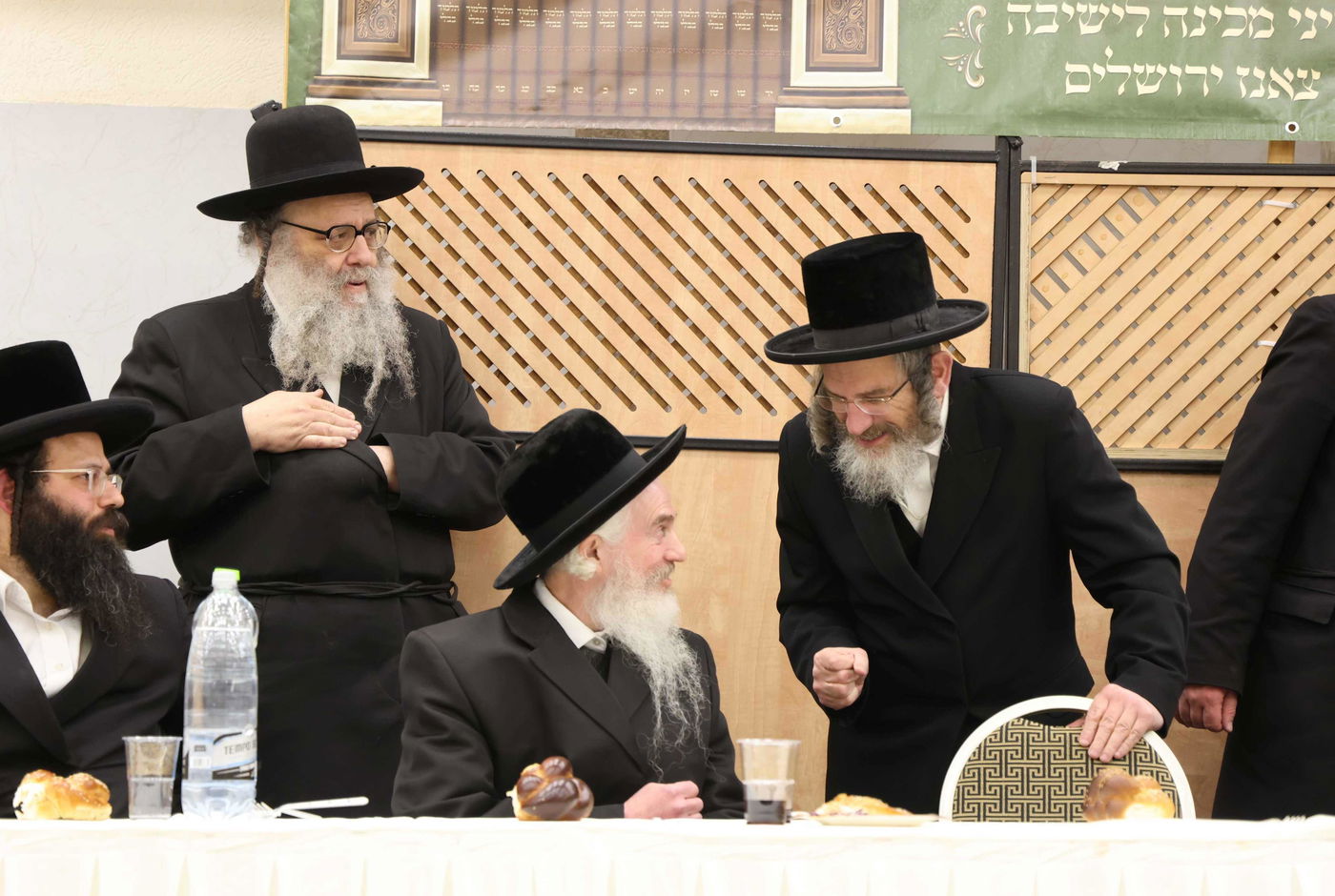 מעמד כבוד התורה בישיבת 'דרכי חיים' צאנז ירושלים