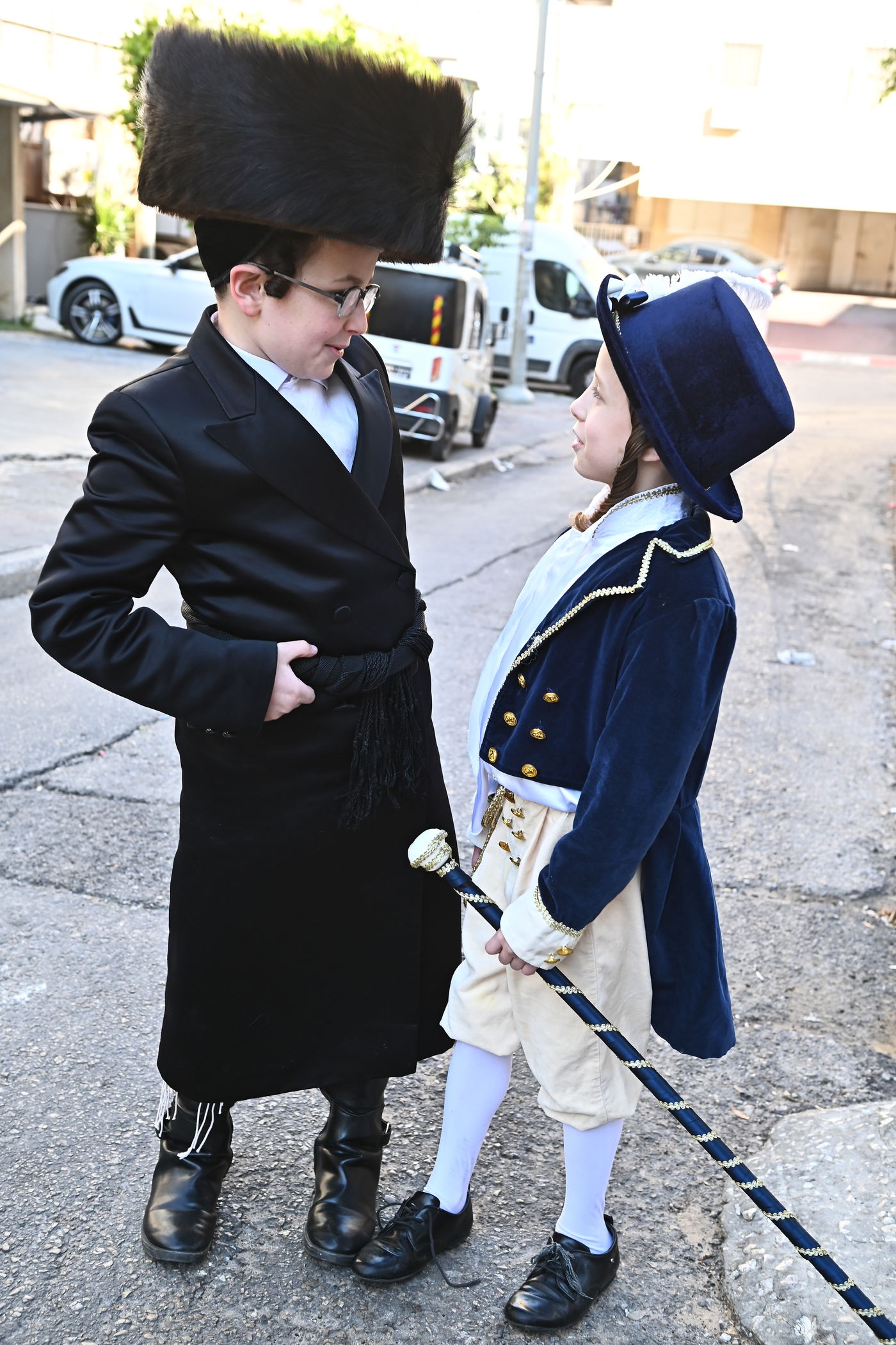 ילדי בעלזא בבני ברק במסיבות פורים