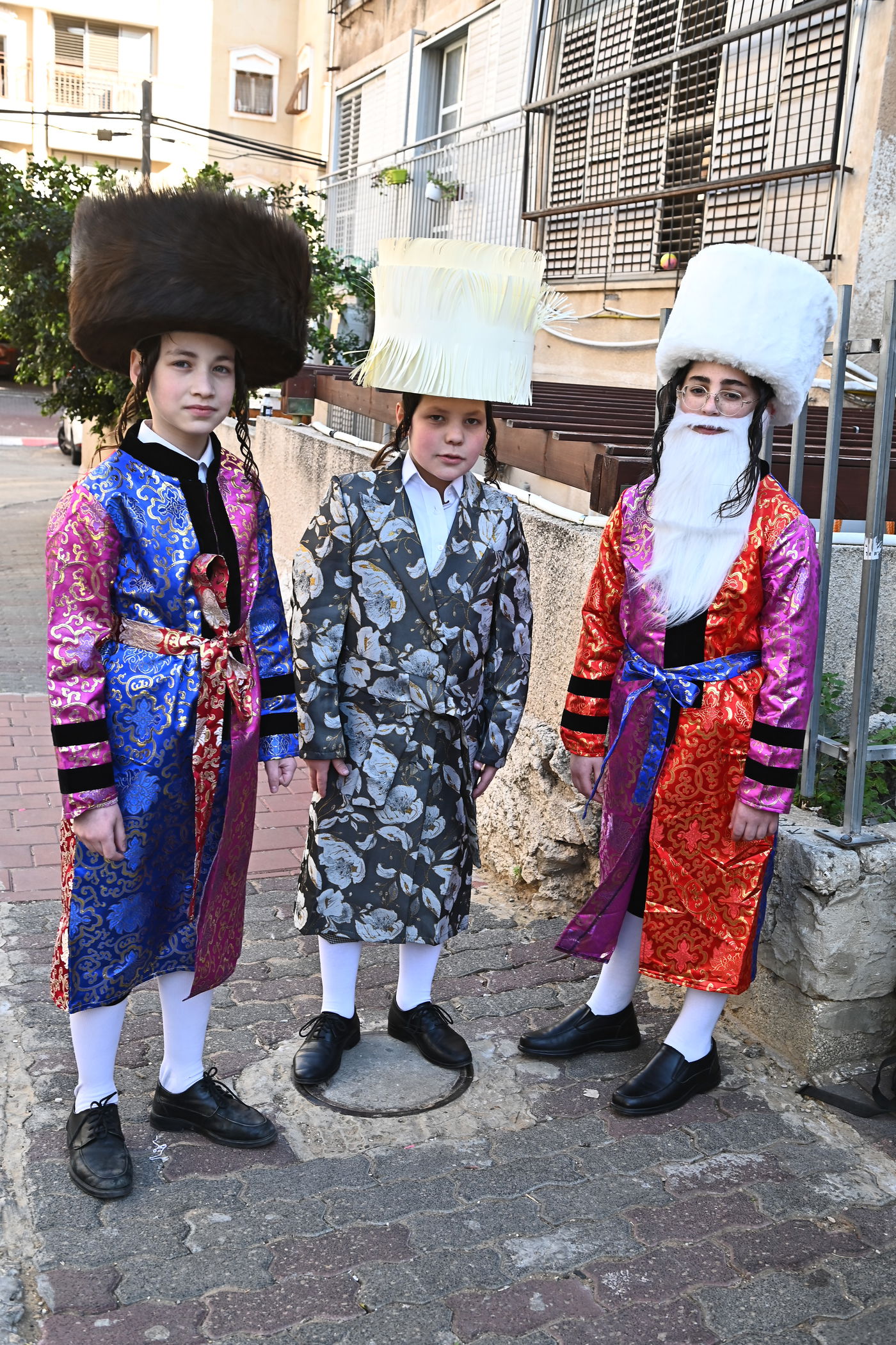 ילדי בעלזא בבני ברק במסיבות פורים