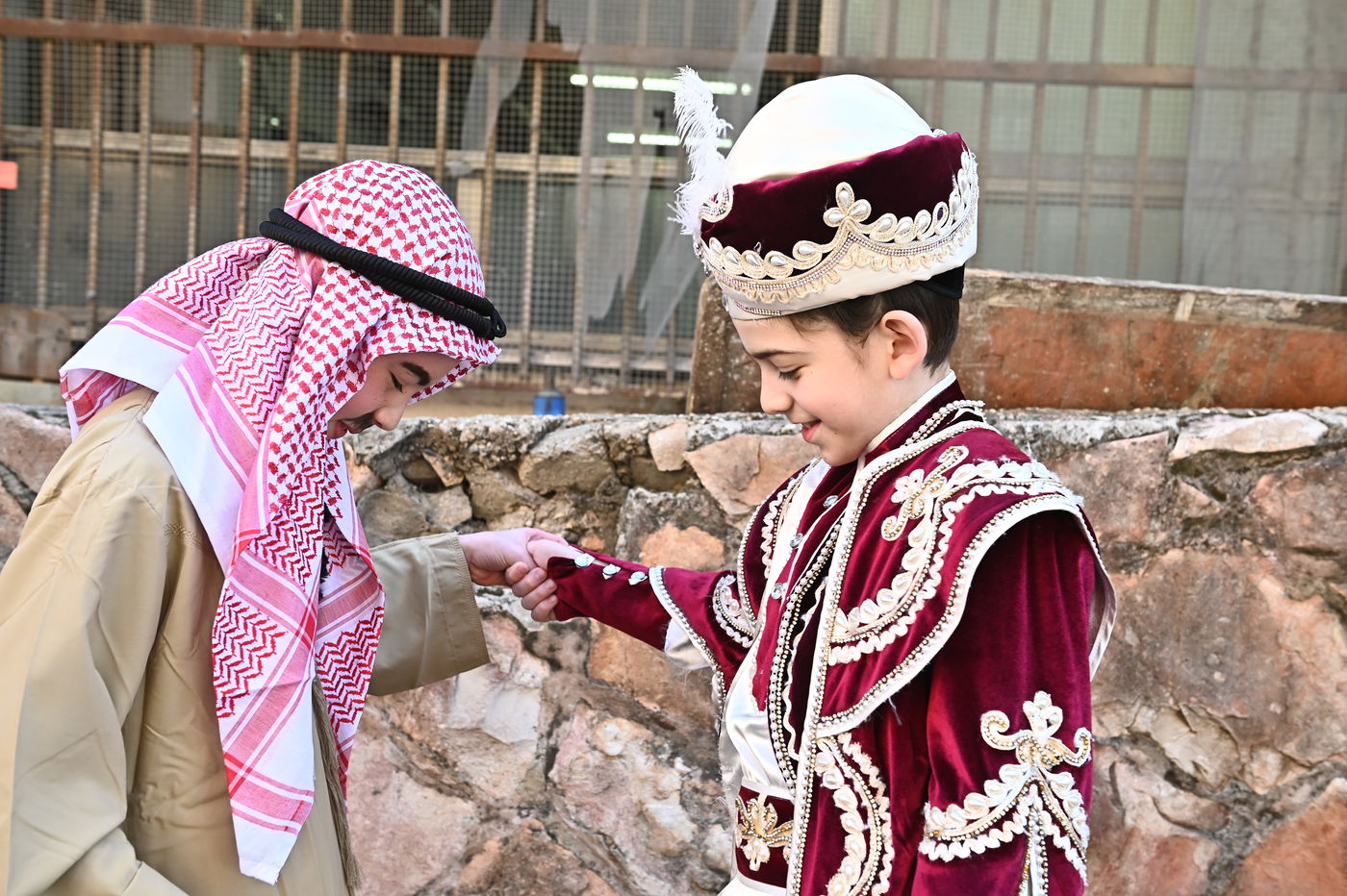 ילדי בעלזא בבני ברק במסיבות פורים