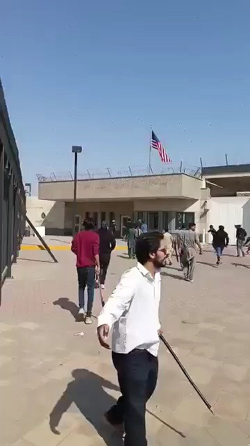 קראצ'י, פקיסטן, מפגינים מסתערים על שגרירות ארה"ב