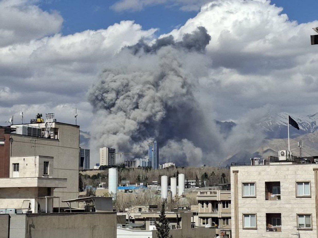 מטה הטלויזיה באיראן הופצץ