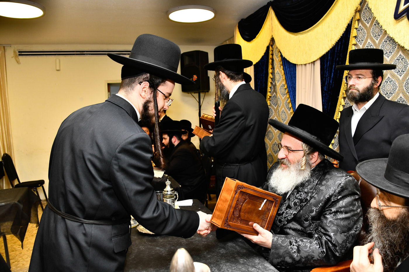 מעמד כבוד התורה בזוטשקא אמסנא