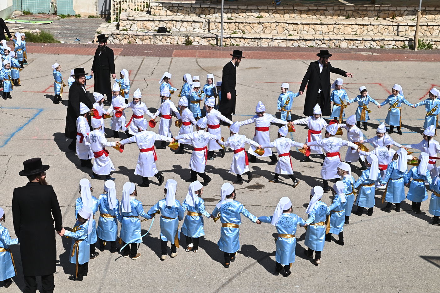 מסיבת פורים לילדי ת"ת כלל חסידי בפרדס כץ
