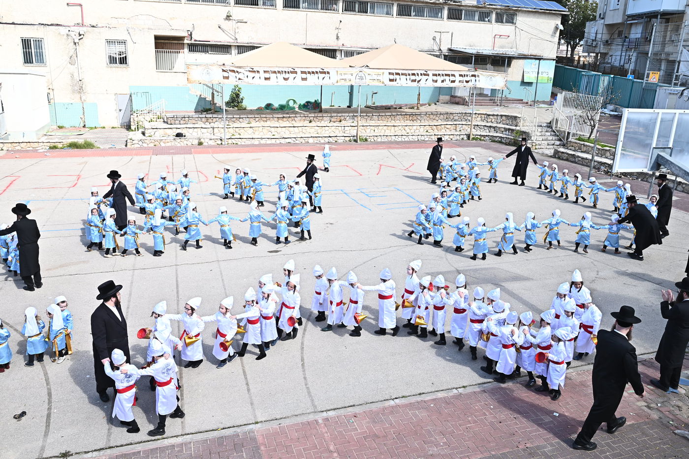 מסיבת פורים לילדי ת"ת כלל חסידי בפרדס כץ