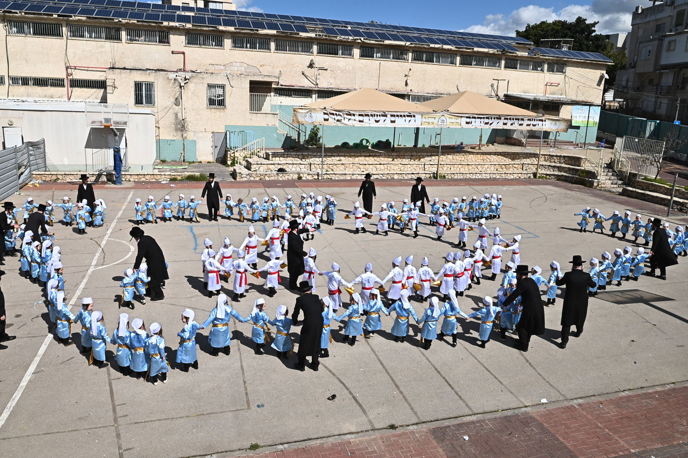 מסיבת פורים לילדי ת"ת כלל חסידי בפרדס כץ