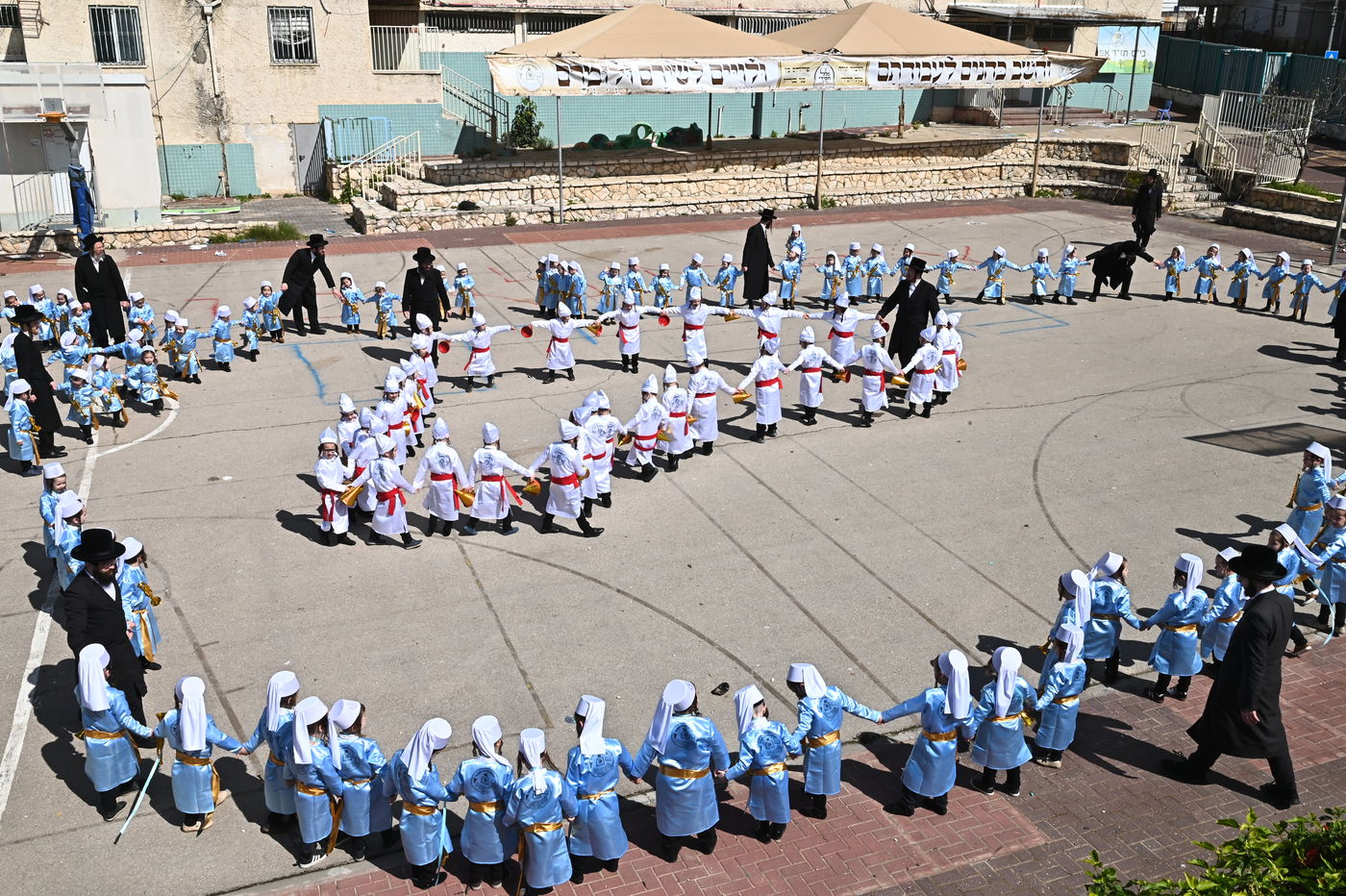 מסיבת פורים לילדי ת"ת כלל חסידי בפרדס כץ