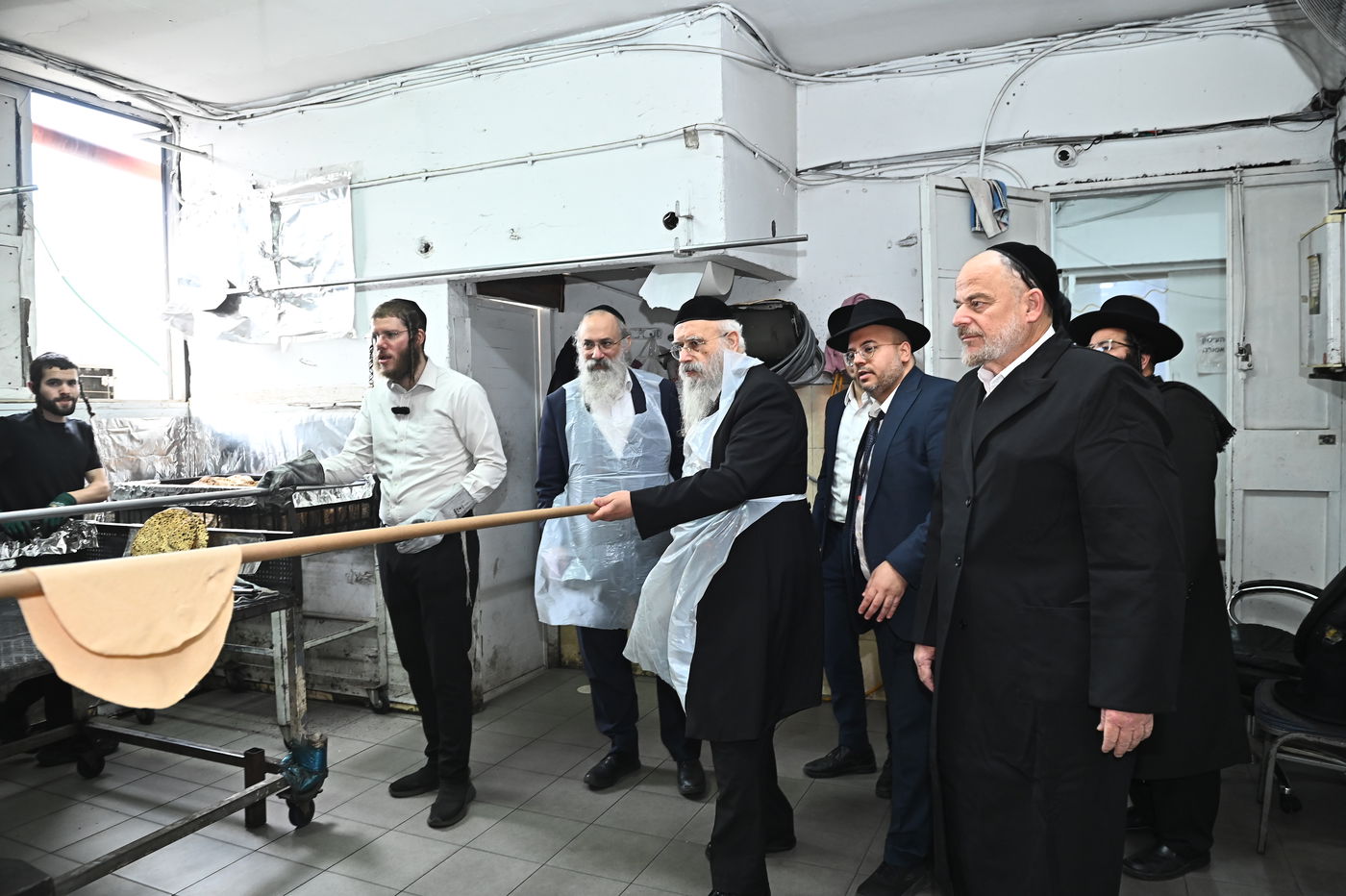 הגר"נ זכריהו באפיית מצות
