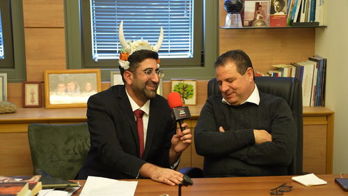 התחפושות של חברי הכנסת ואת מי הם היו תולים על העץ? • יוסי עבדו בספיישל פורים מטורף בכנסת | צפו