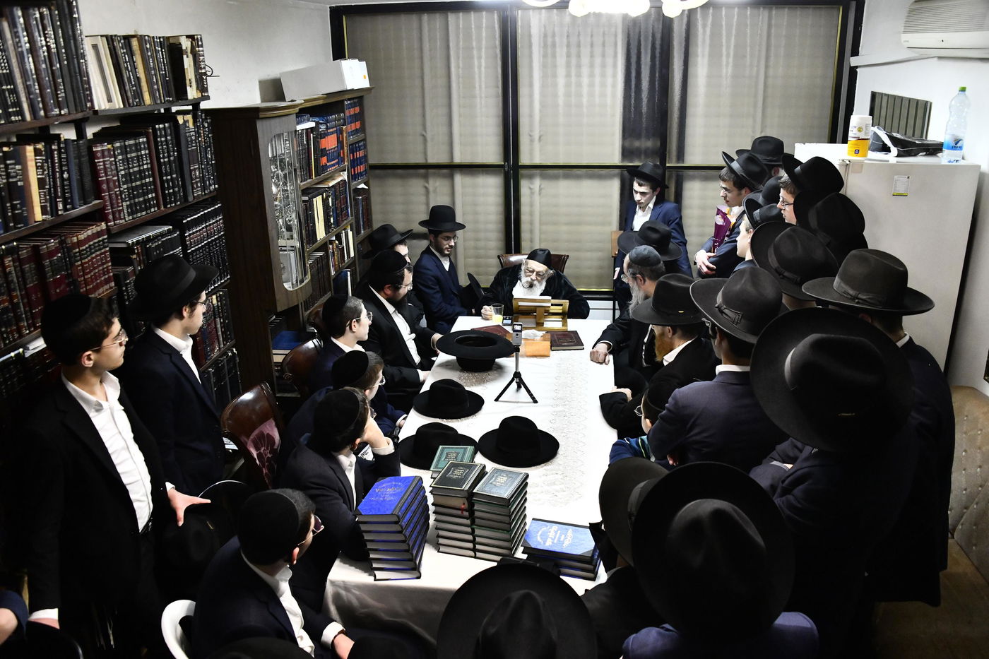 הגר"מ גריינמן במסירת השיעור