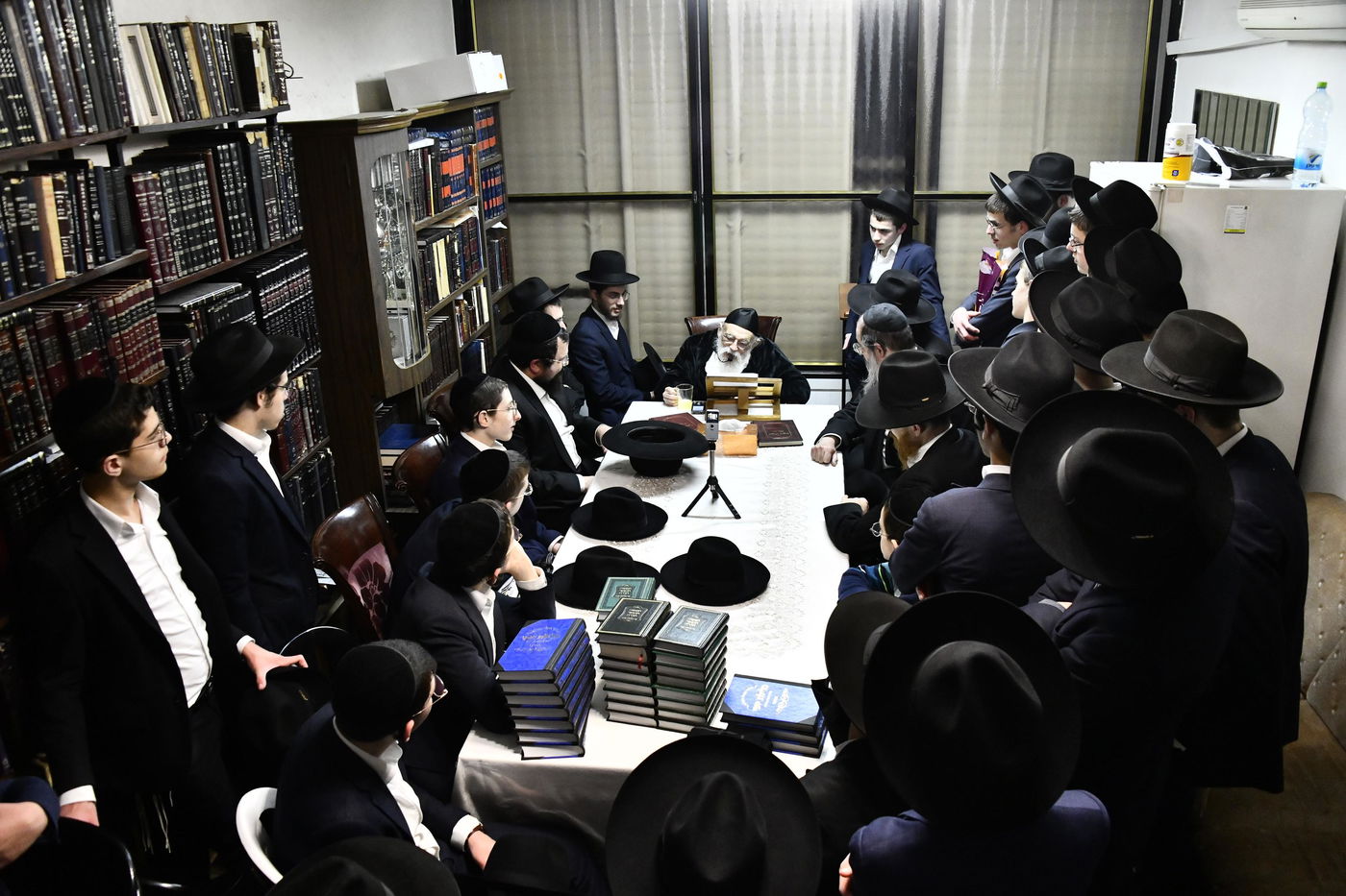 הגר"מ גריינמן במסירת השיעור