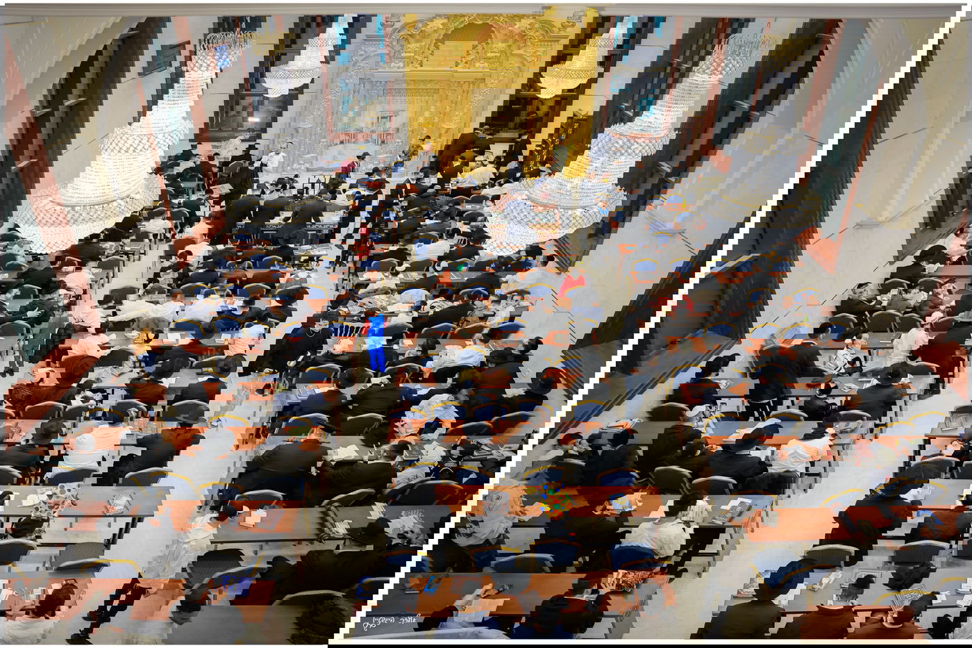 הגאון הרב יגאל כהן בקריאת המגילה