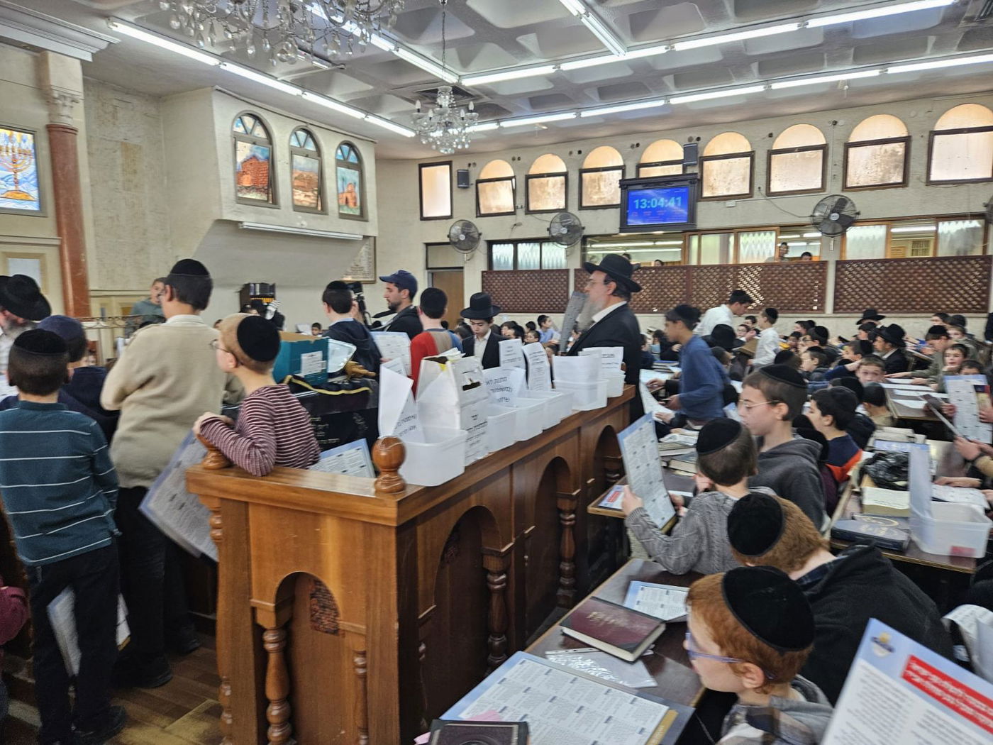 תענית אסתר אצל הגר"י זילברשטיין