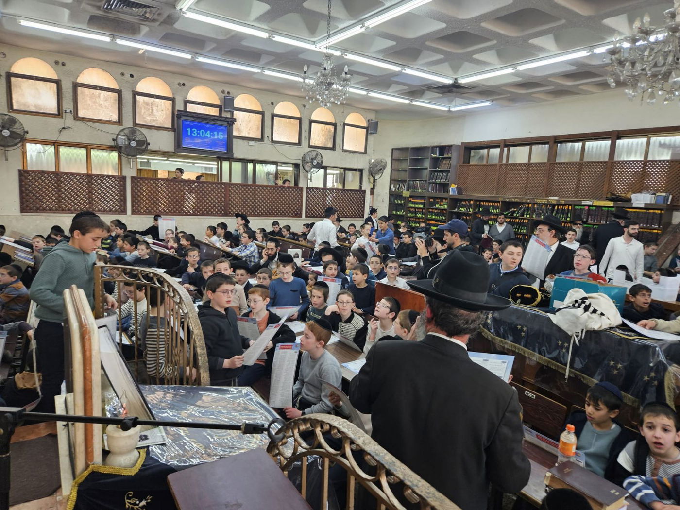 תענית אסתר אצל הגר"י זילברשטיין