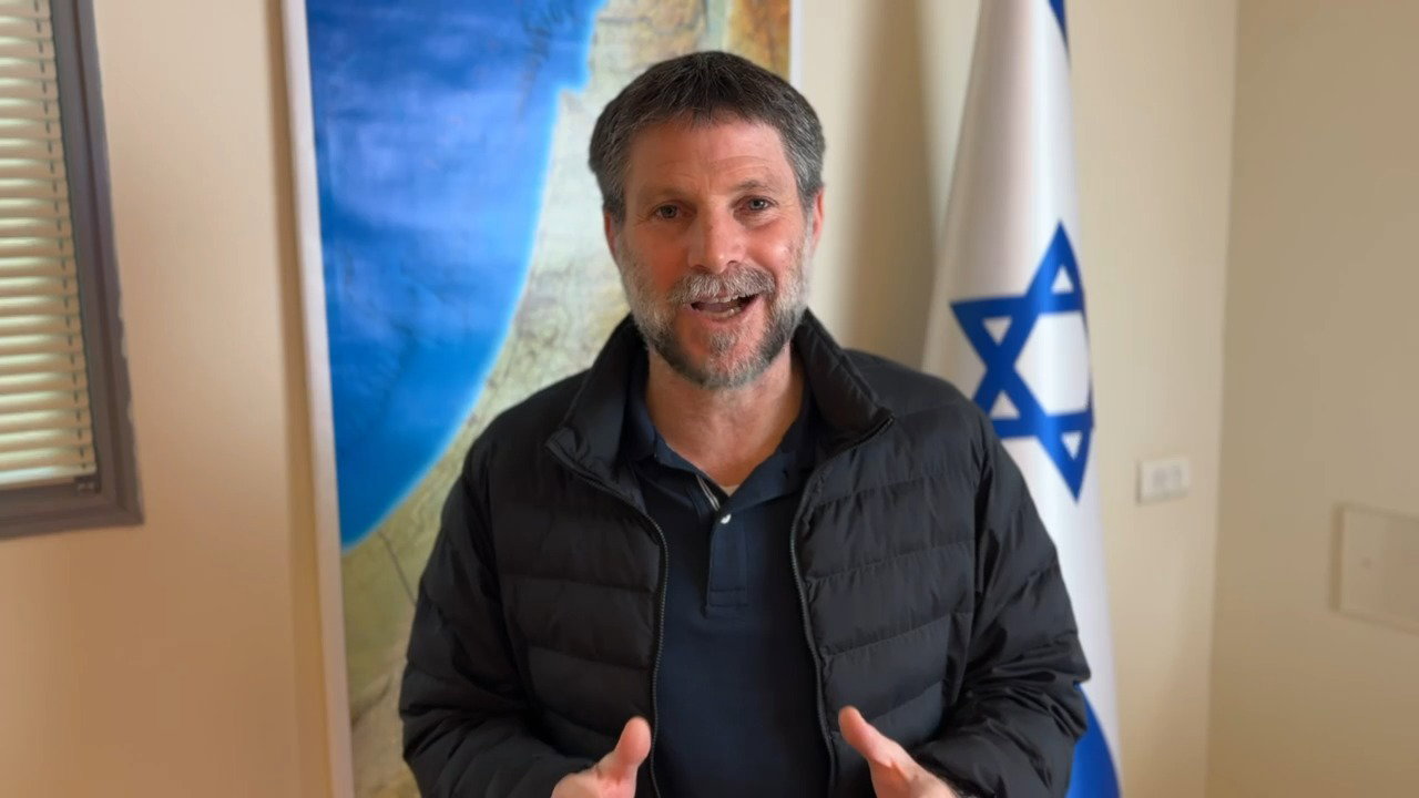 סמוטריץ' בדרישה חריפה ליבואנים: "הורידו מחירים מיד - השקל התחזק ב-24%"
