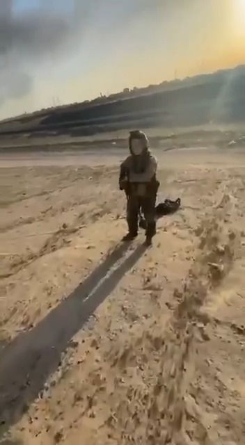 "אני אשמור עלייך": כך זה נראה כשאזרח כוויתי פגש טייסת שיורטה בשוגג | צפו