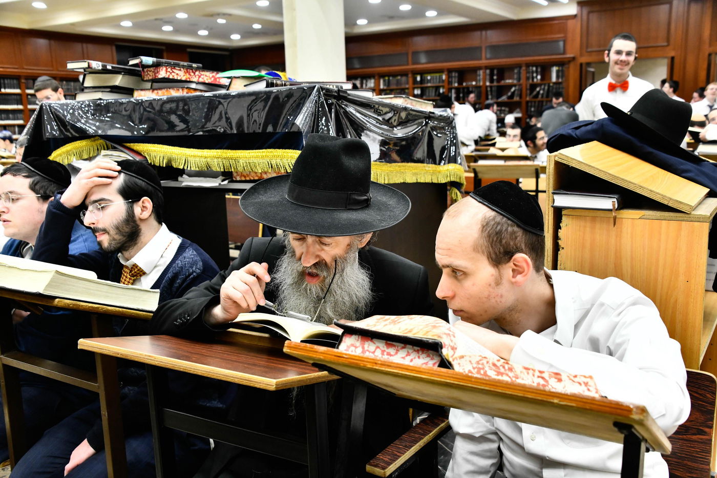 ליל פורים בישיבת בית מדרש עליון