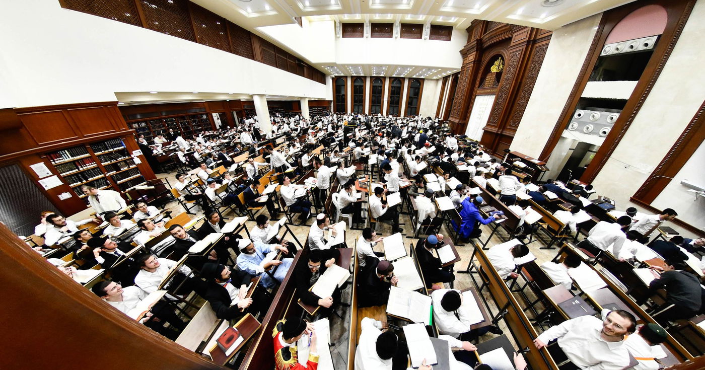 ליל פורים בישיבת בית מדרש עליון