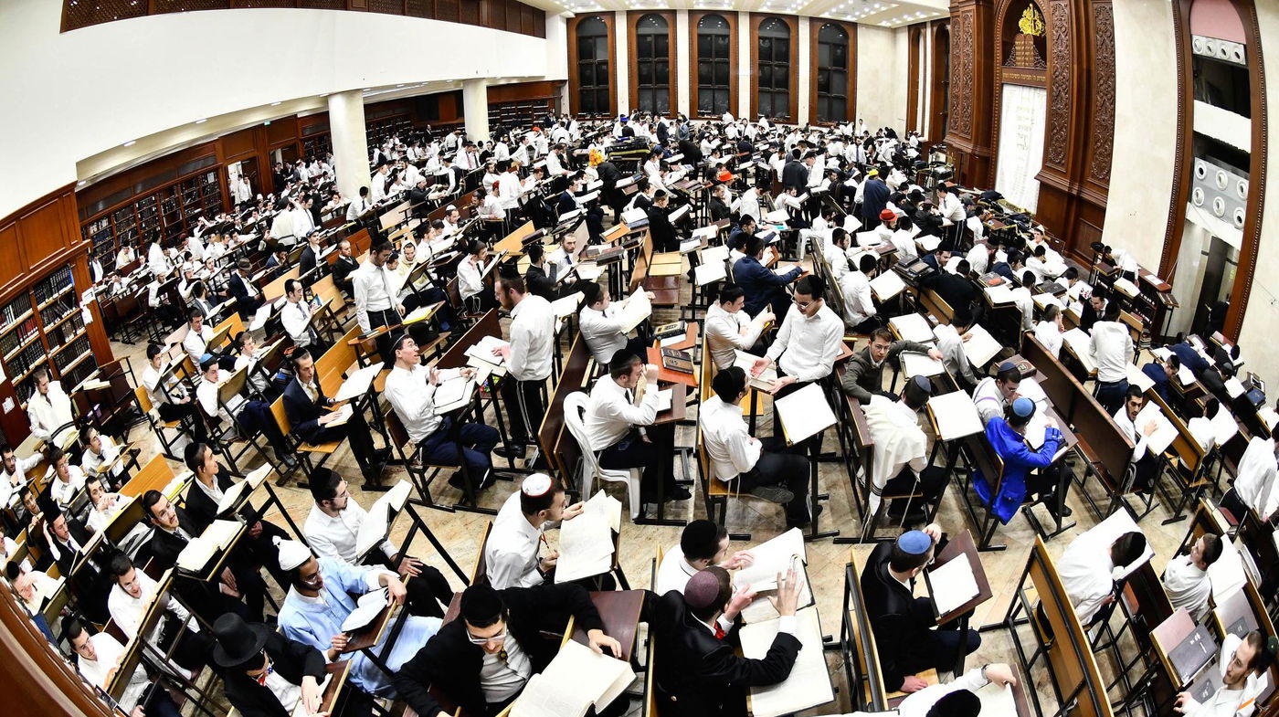 ליל פורים בישיבת בית מדרש עליון