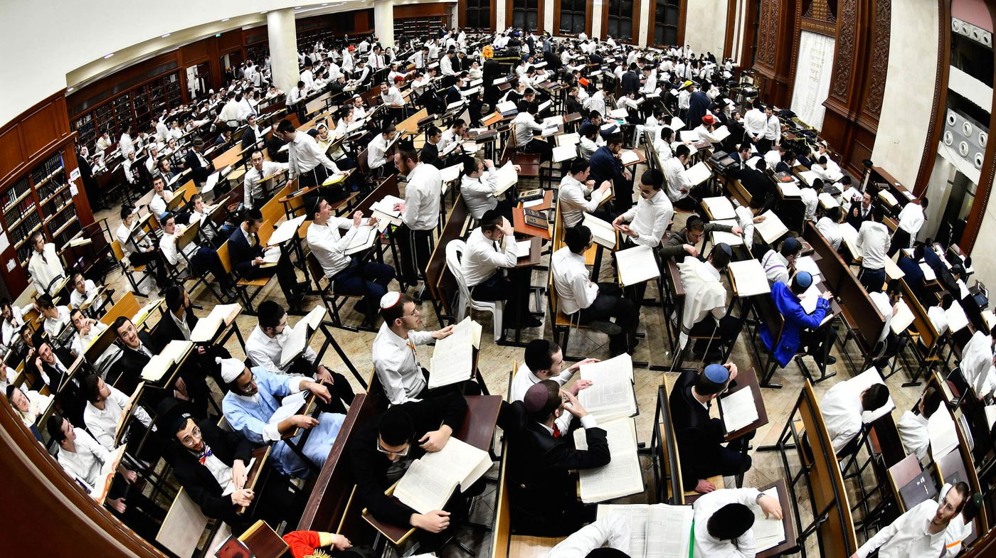 ליל פורים בישיבת בית מדרש עליון