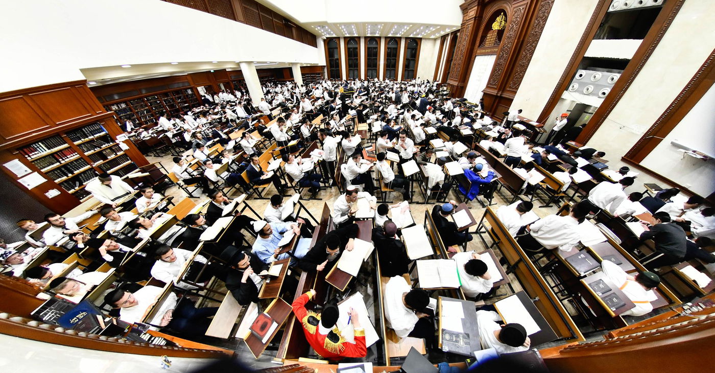 ליל פורים בישיבת בית מדרש עליון