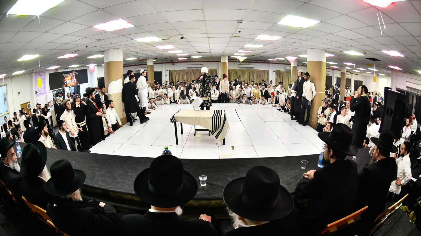 מסיבת פורים בישיבת סלבודקה