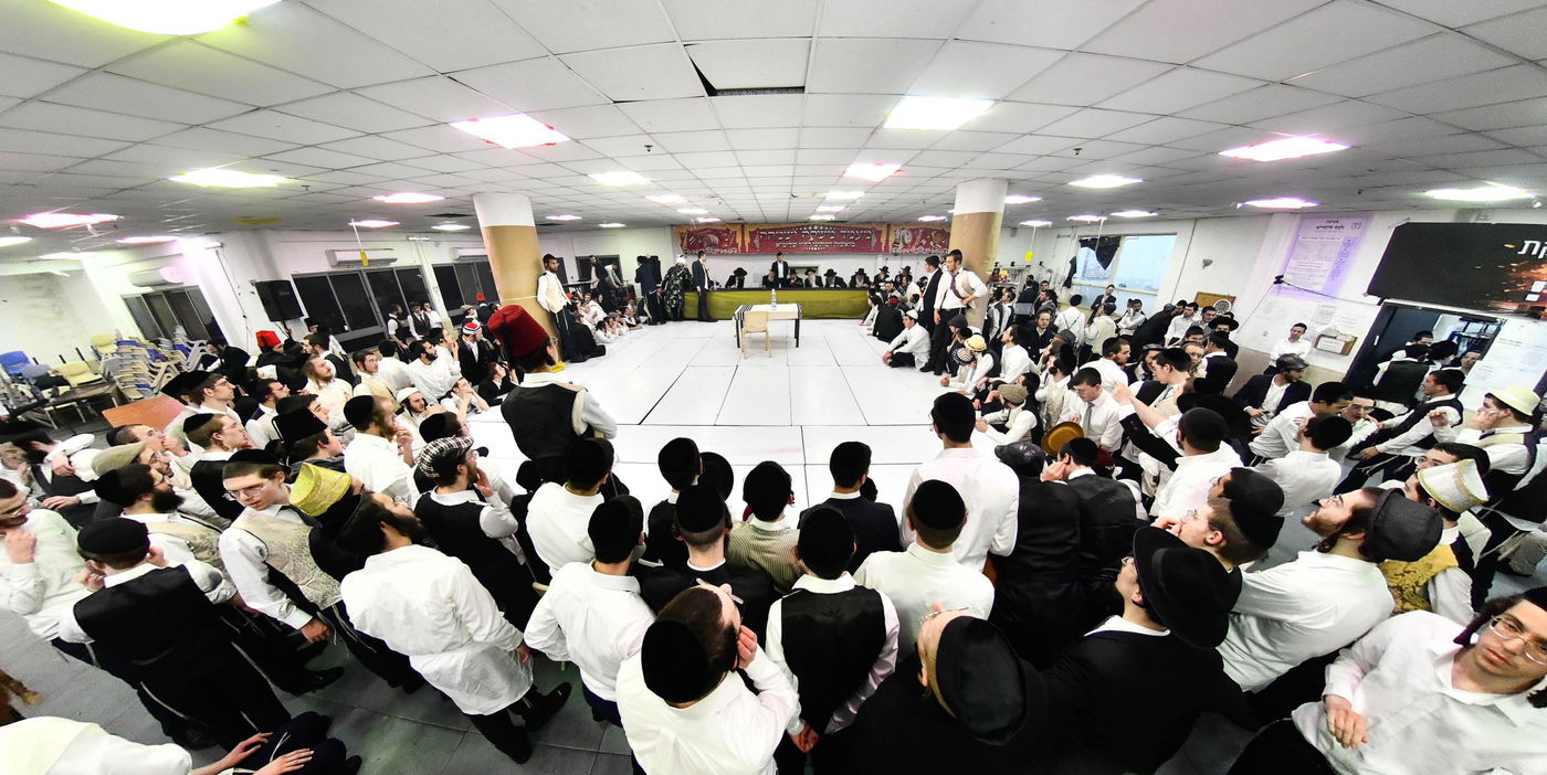 מסיבת פורים בישיבת סלבודקה