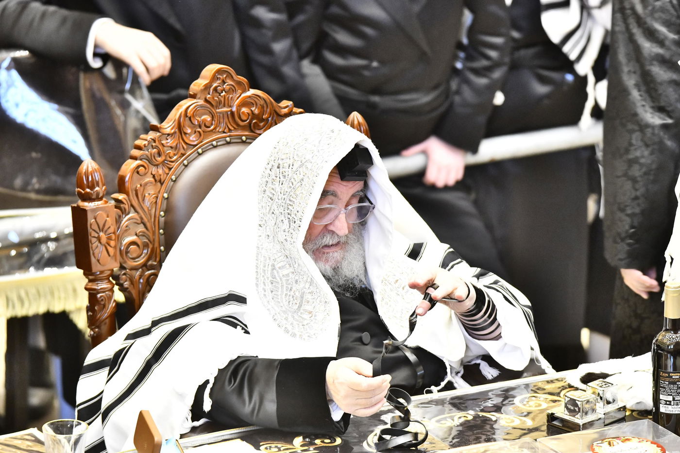 האדמו"ר מויז'ניץ בקריאת המגילה