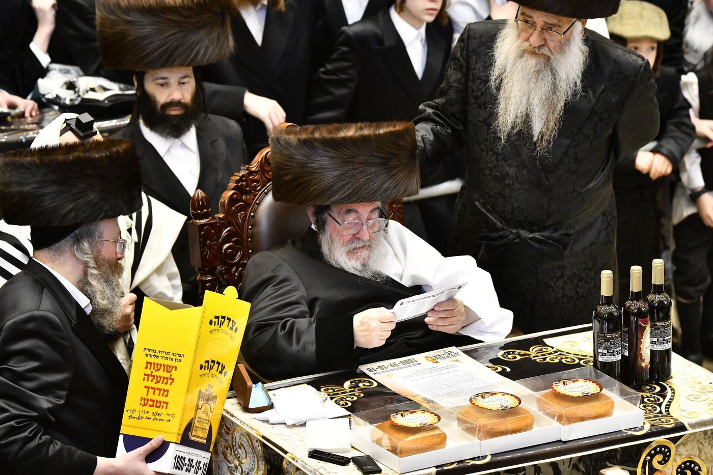 האדמו"ר מויז'ניץ בקריאת המגילה