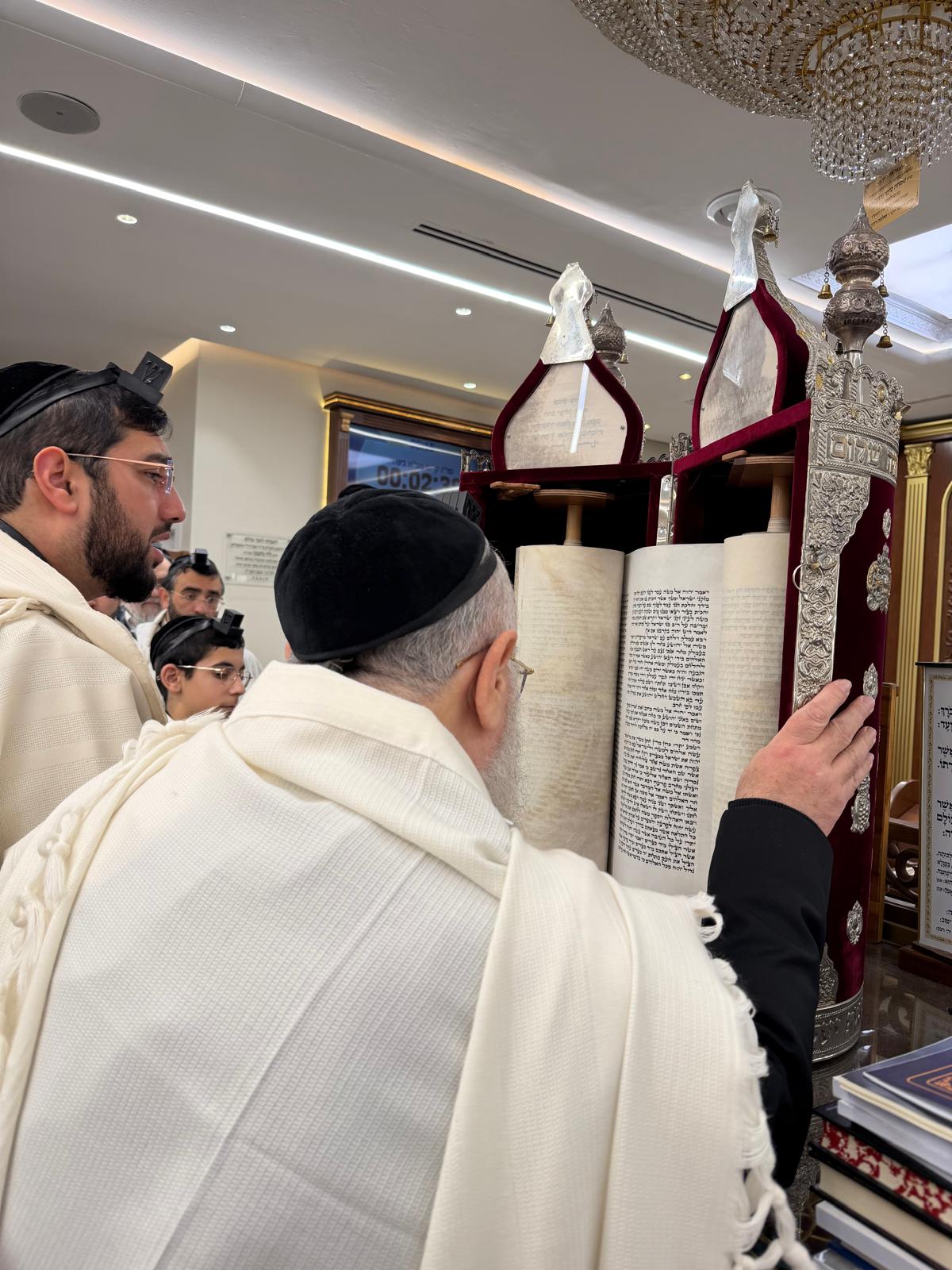 קריאת המגילה במעונו של הראש"ל